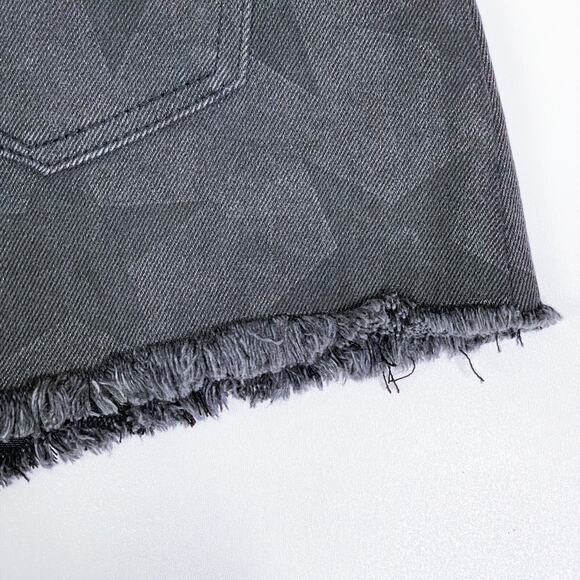 Tinseltown Star Print Distressed High Rise Mom Shorts Black Jean size 7/ 28 NWT - Picture 7 of 8